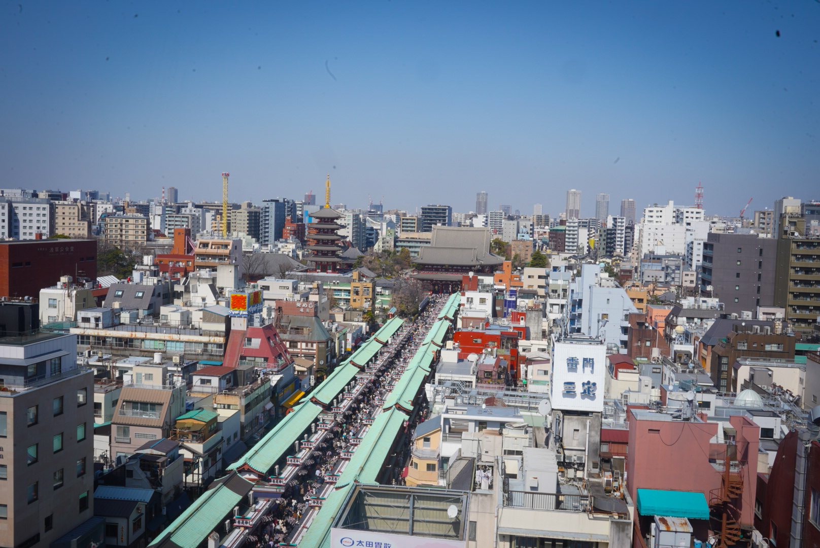 vista panoramica de asakusa el templo de sensoji y pagoda de cinco niveles